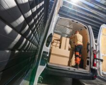 Kullerteenus ja pakiautomaat ettevõtete logistikas